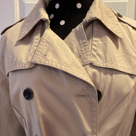 Banana Republic Tan Khaki Belted Trench Coat Size Small - Picture 3 of 9